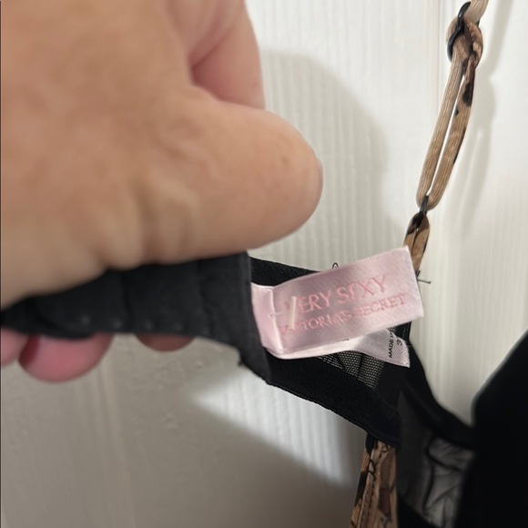 Victoria's Secret Leopard Print Chemise with Black Lace - Picture 3 of 4